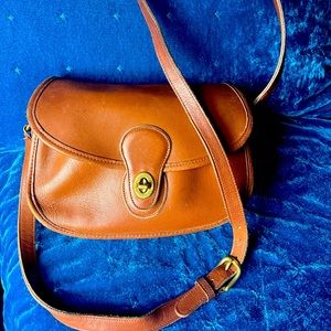 Coach City Bag beautiful 90’s vintage, age gives this beauty character.